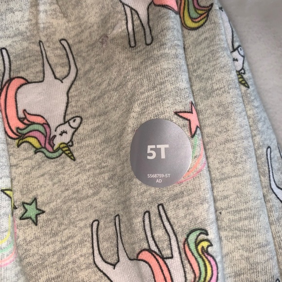 OshKosh B’gosh. (2) summer fun print cotton skorts, size 5T - Picture 5 of 10